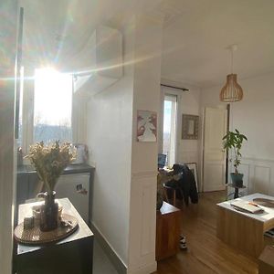 Appartement Ensoleille, Central Et Tout Equipe Avec Vue Tour Eiffel Et Pantheon